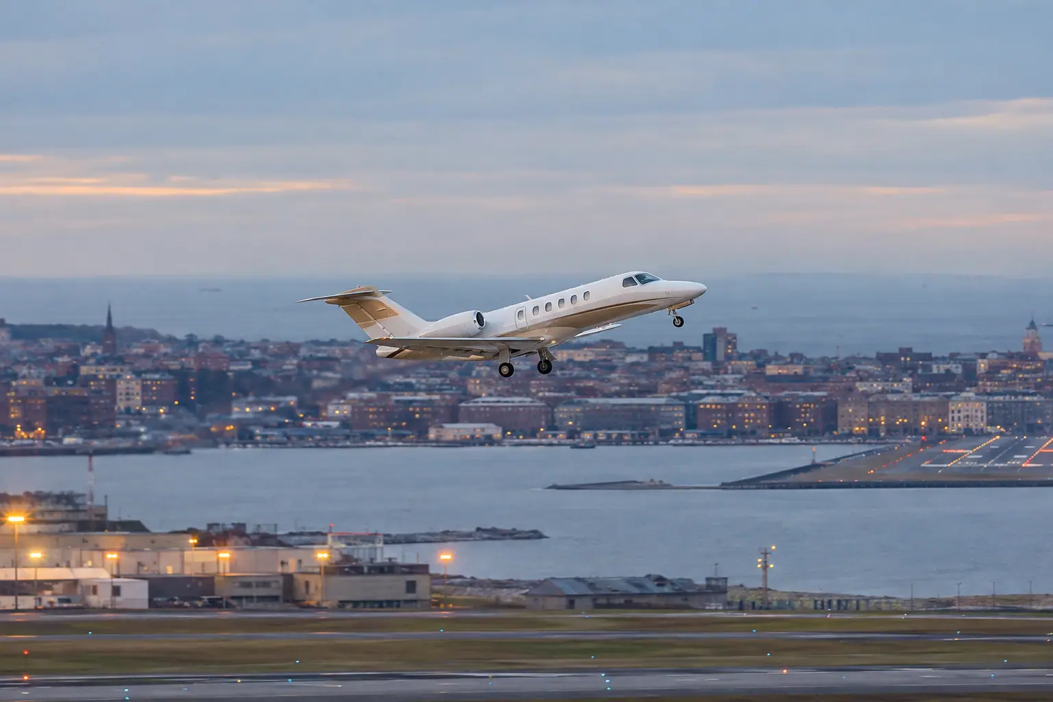 Private jet Boston to Fort Lauderdale